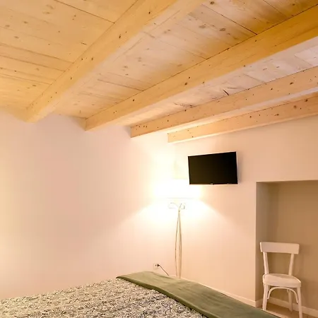 Ca' Del Guasco Apartment *