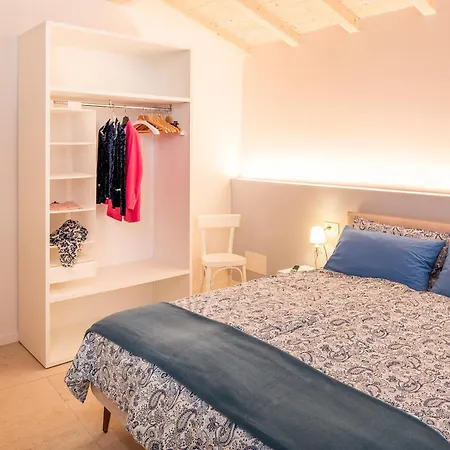 Ca' Del Guasco Apartment *